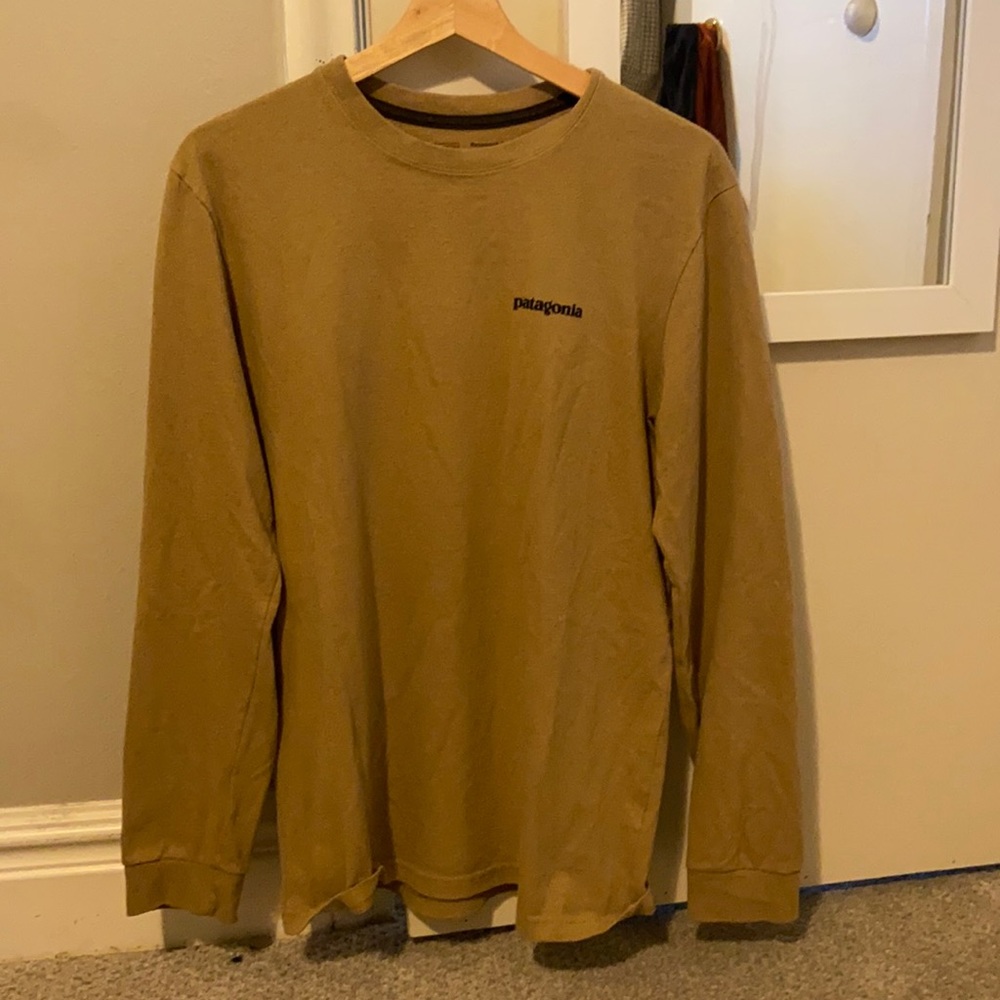 Patagonia Men’s Small Long Sleeve T